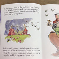 The Mouse and the Milk / Y Llygoden a'r Llaeth