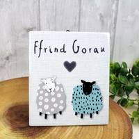 Ceramic easel decoration - 'Ffrind Gorau' sheep