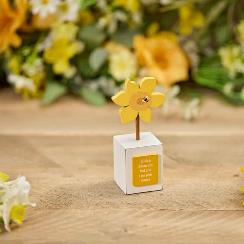 Welsh block decorations - Daffodil