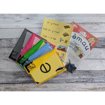 Tric a Chlic Cam 1 - Set o Gardiau A5/Set of Cards (English Medium Schools)