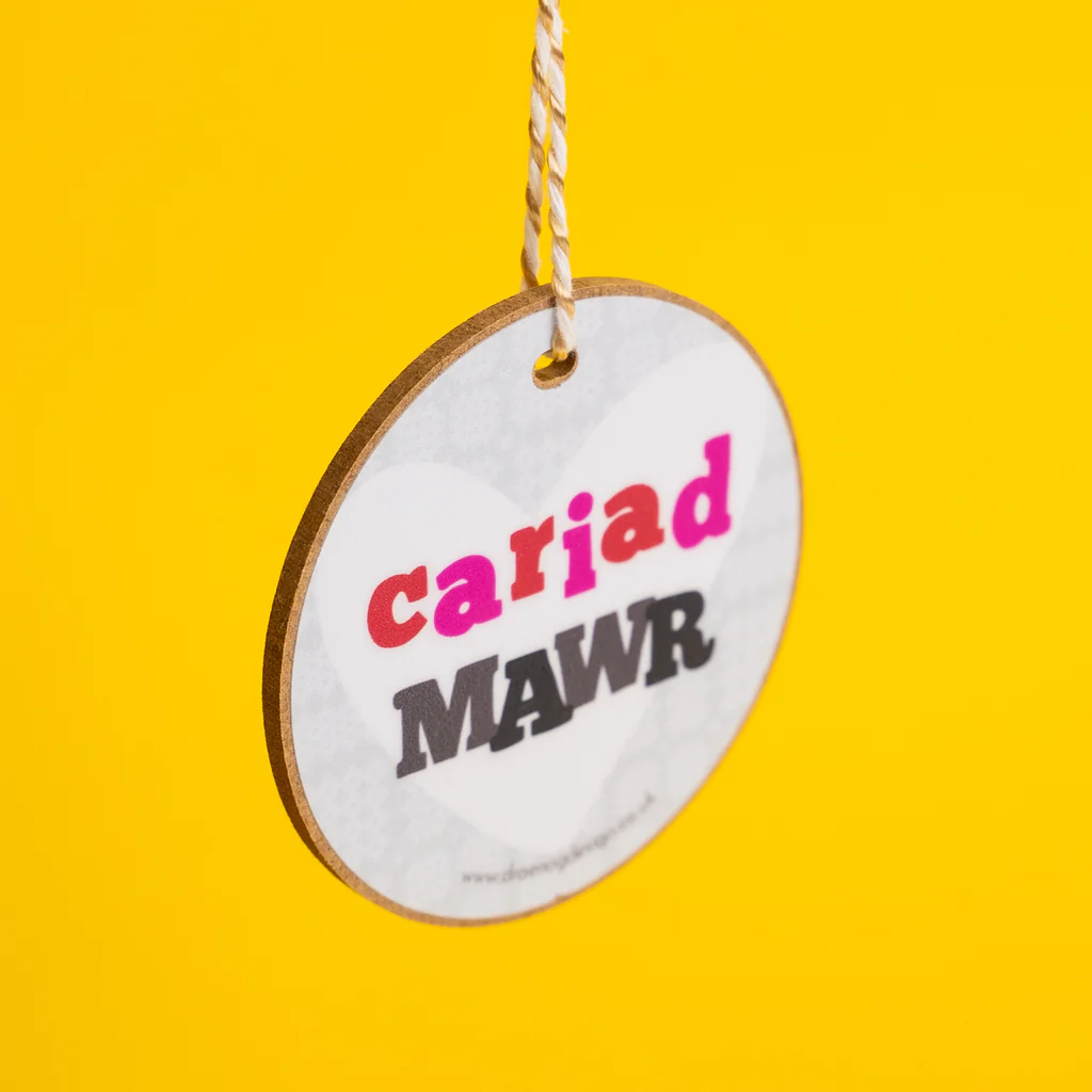 Decoration - Cariad Mawr (Big Love)