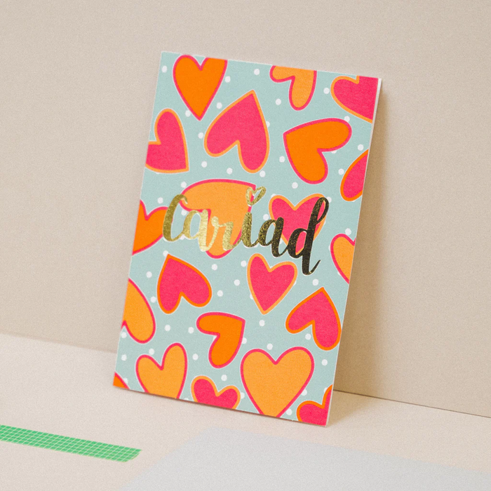 Love card 'Cariad' foil & hearts