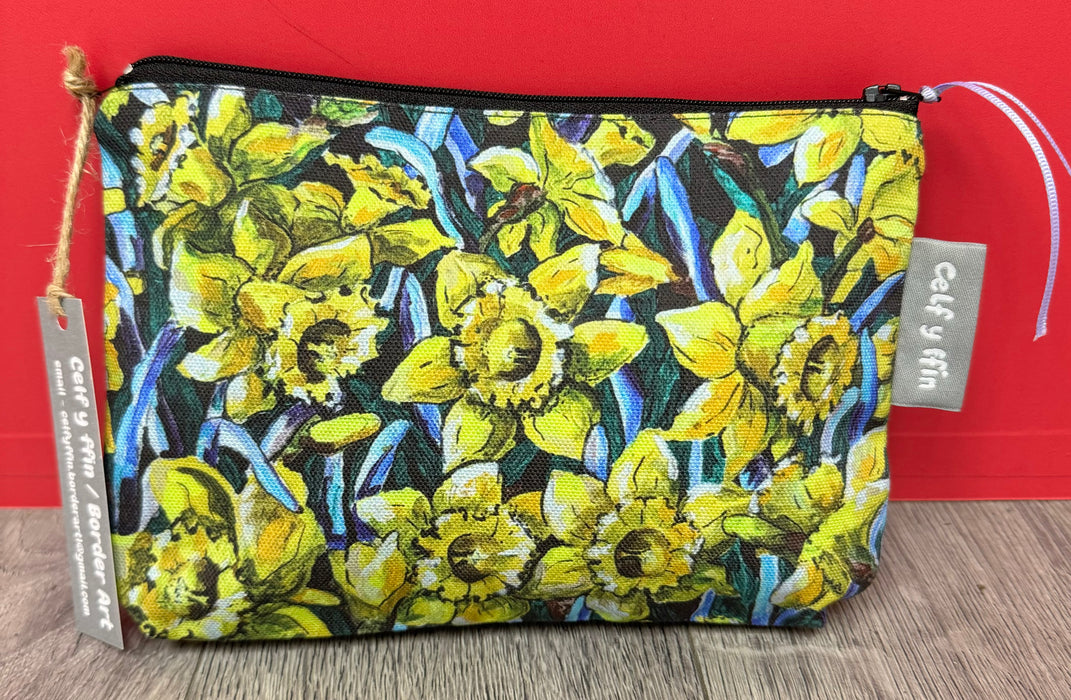 Daffodil Collection / Casgliad Cennin Pedr: Pouch