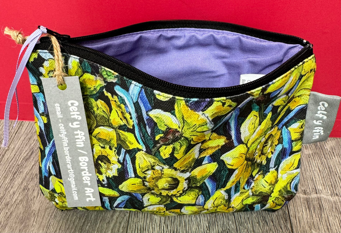 Daffodil Collection / Casgliad Cennin Pedr: Pouch