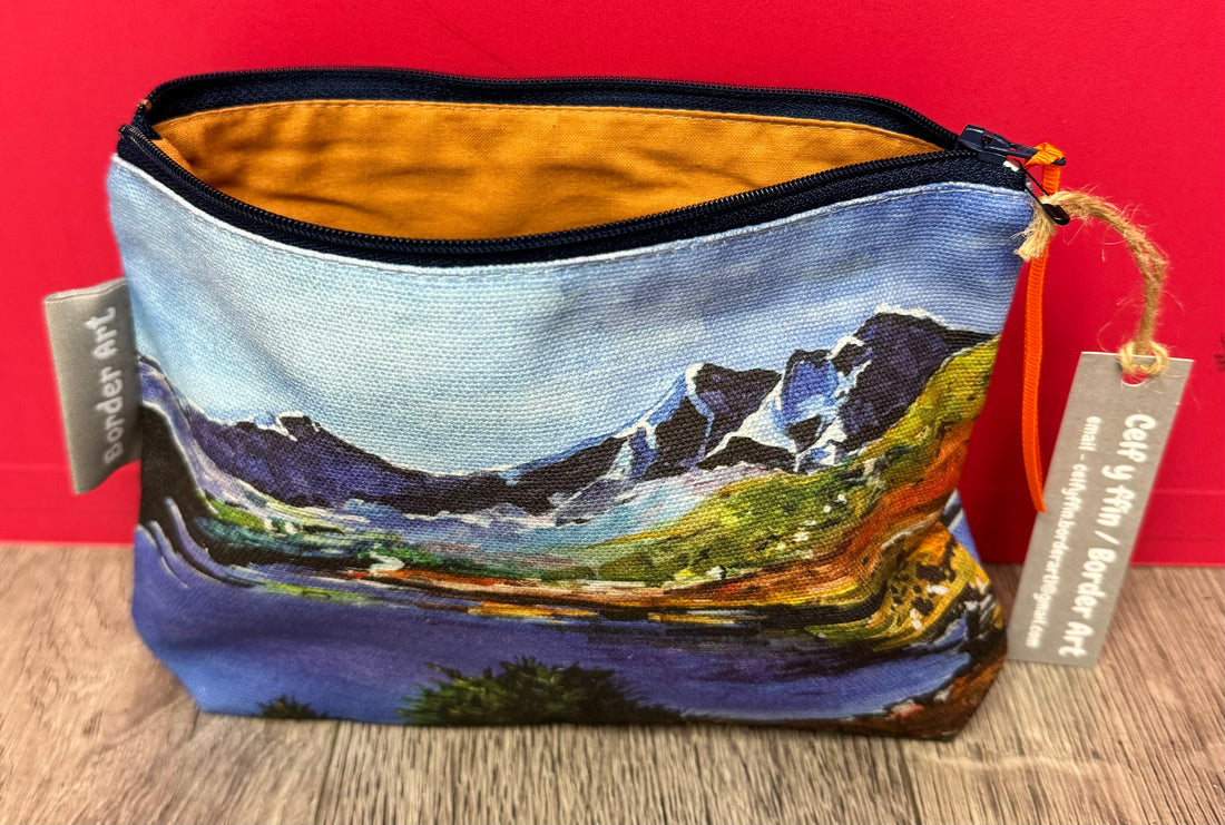 Eryri Collection: Pouch
