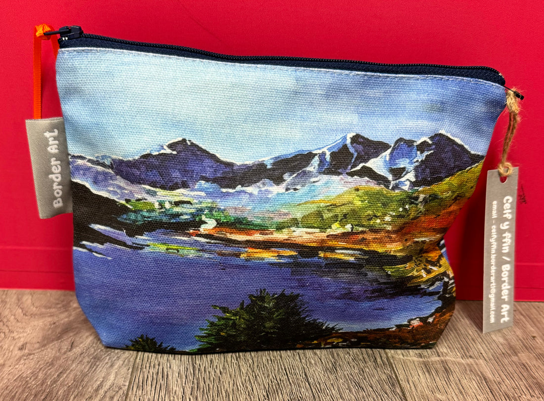 Eryri Collection: Pouch