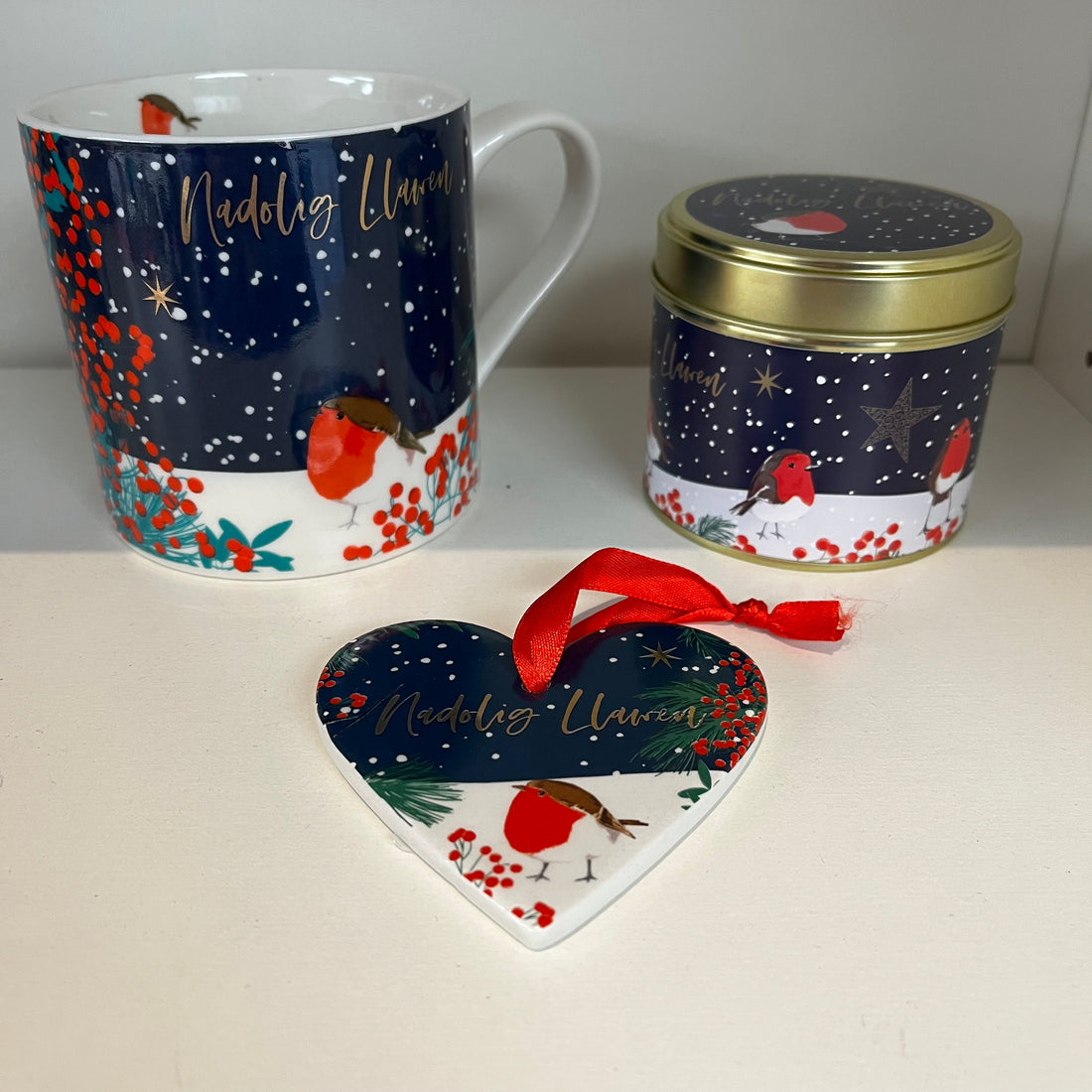 Bone China Christmas Mug - Nadolig Llawen - Robins & Berries