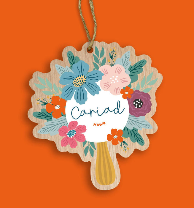 Wooden Gift Decoration 'Cariad Mawr' lots of love