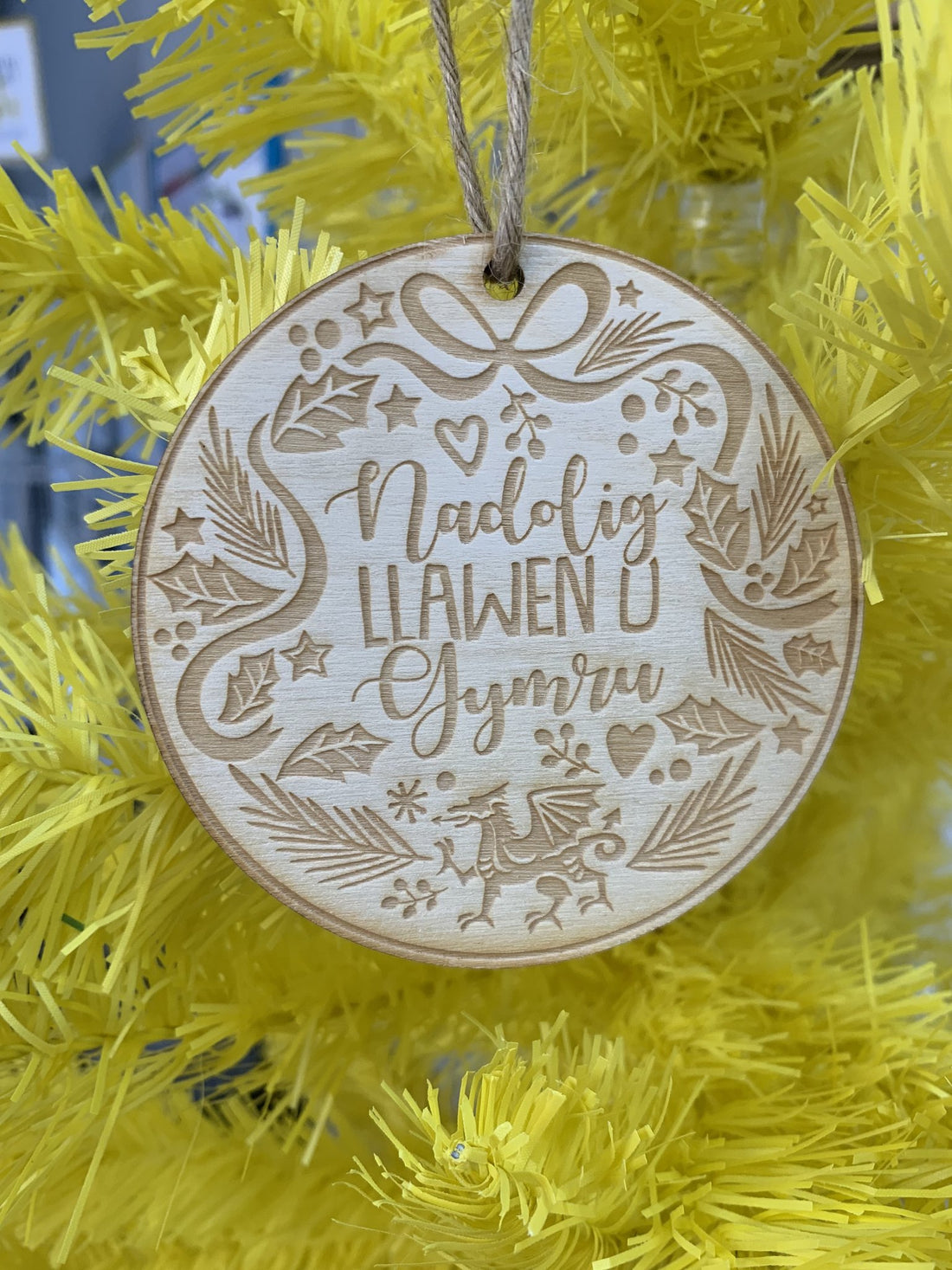 Laser Cut Wooden Christmas Decoration - Nadolig Llawen o Gymru