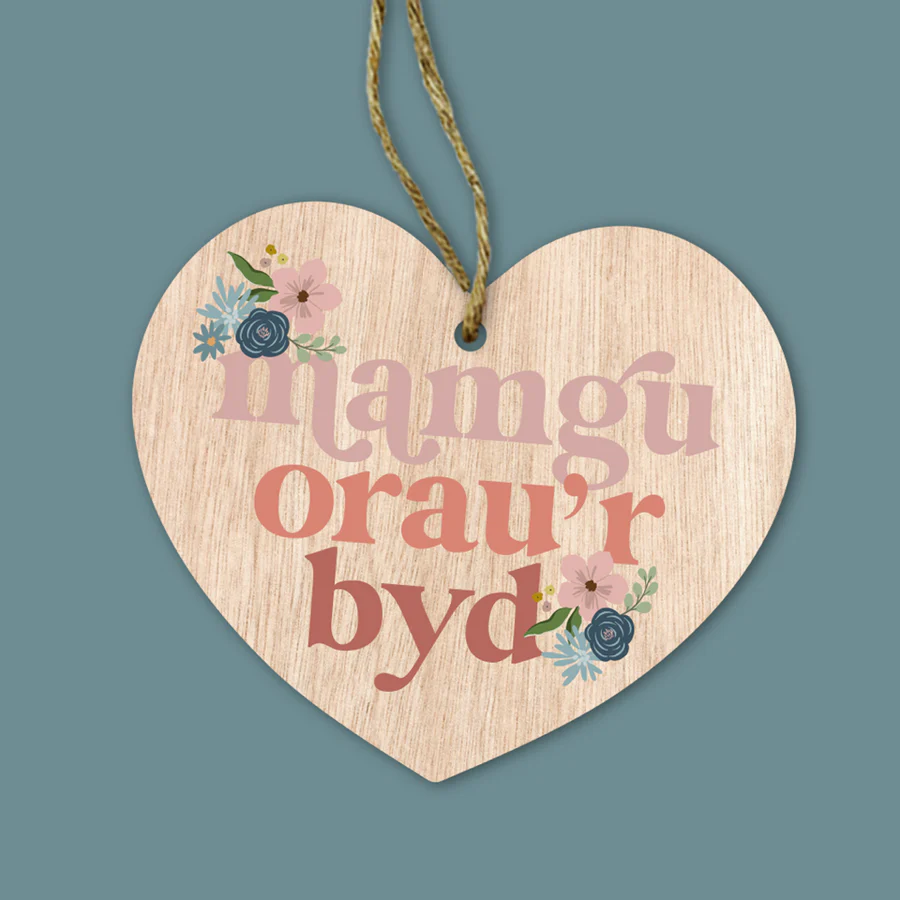Wooden Gift Decoration/Keyring - Mamgu Orau&