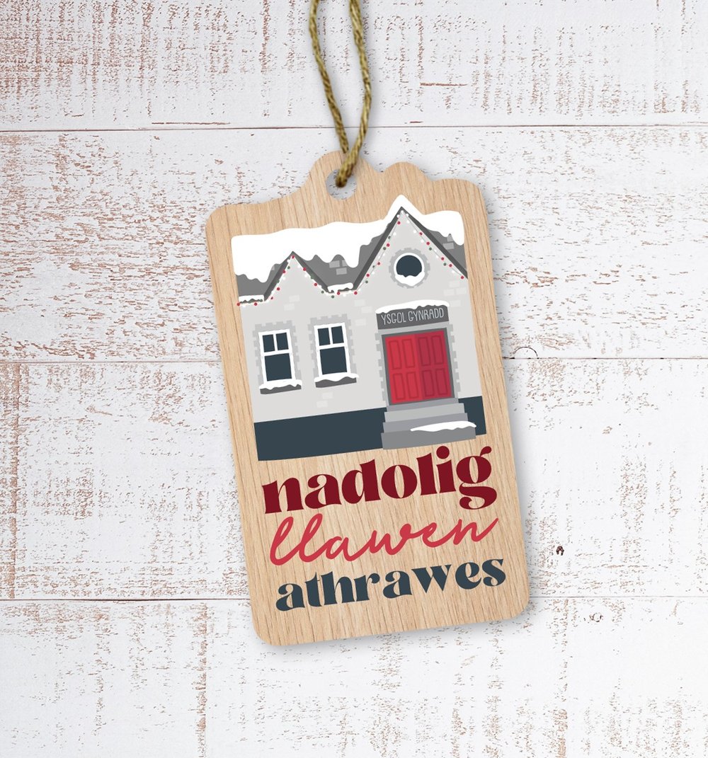 Wooden Christmas Decoration - Nadolig Llawen i Athrawes (female teacher)