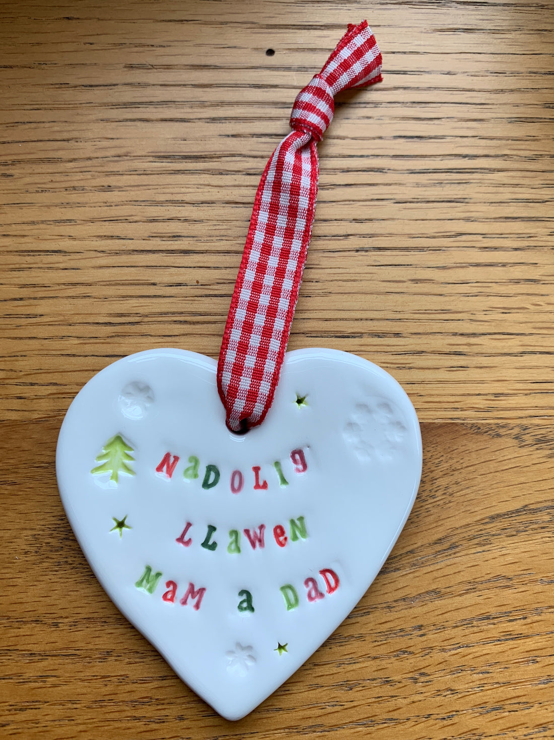 Hand-made Ceramic Heart - Nadolig Llawen Mam a Dad