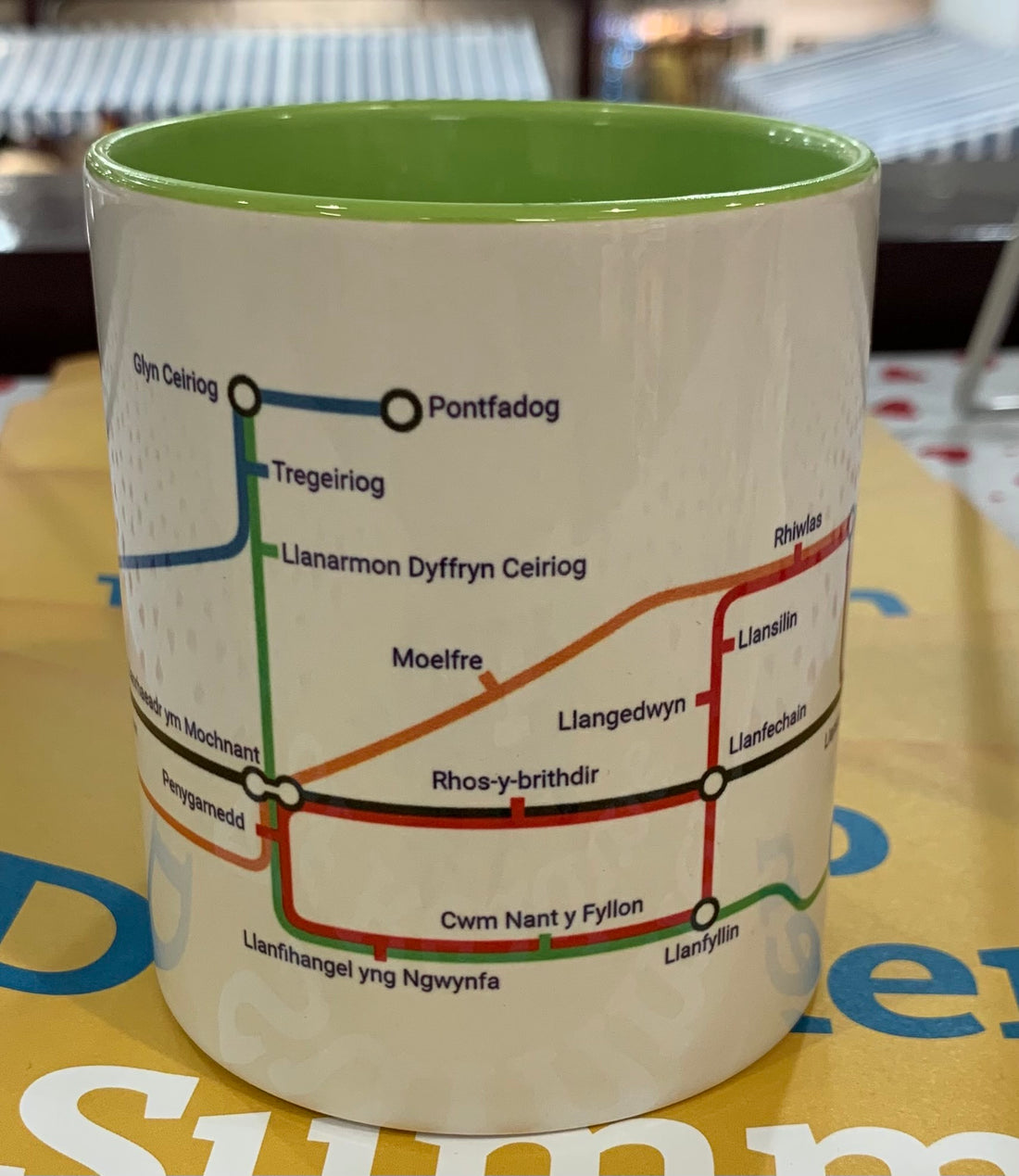 Yr Ysgub Metro Mug