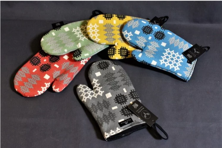 Welsh Blanket Print Oven Glove