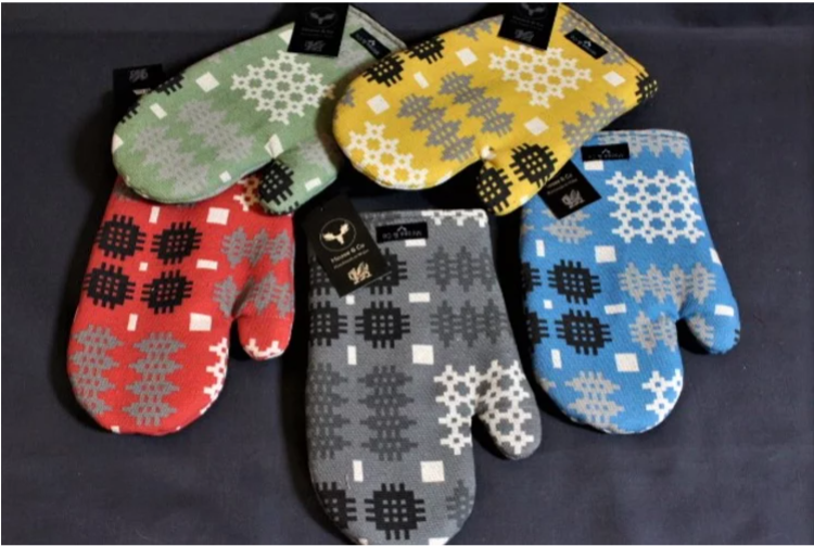 Welsh Blanket Print Oven Glove